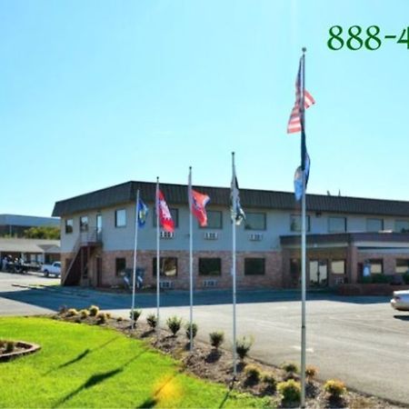 Lake Inn Westlake Corner Exterior photo