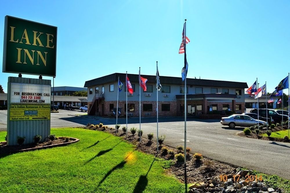 Lake Inn Westlake Corner Exterior photo